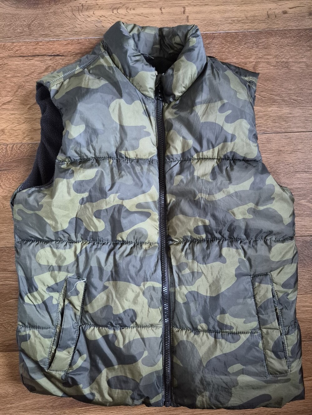 Old Navy Camo Puffer Vest Fleece Lining Boys Size L 10-12